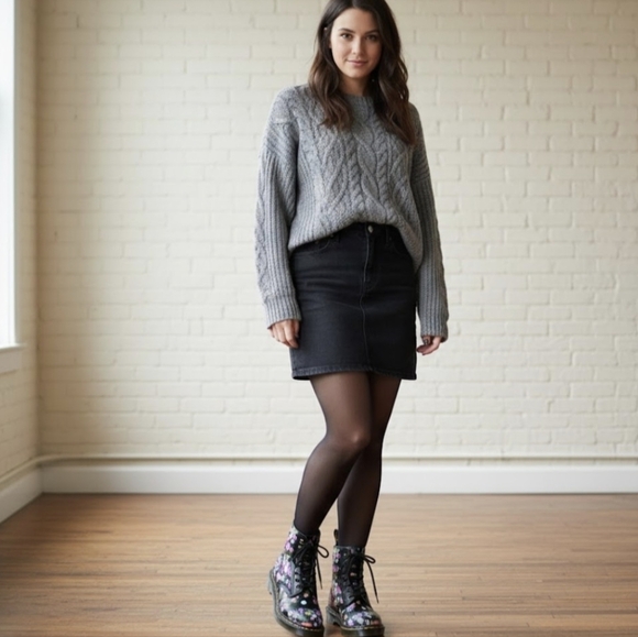 DR. Martens Floral Boots Air Wait With Bouncing Soles👢🌺💮🌸🪻 - Picture 3 of 17